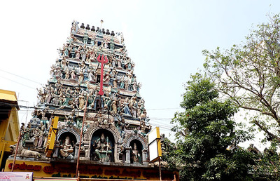 hindutemple02_in.jpg
