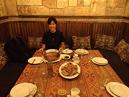 yrvrestaurant01.jpg